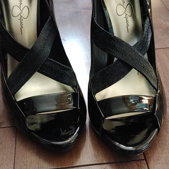 JESSICA SIMPSON black patent leather pumps 8.5 - Picture 8 of 10